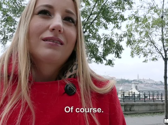 MOFOS2017-03-08年轻妻子为了慈善拼命干活