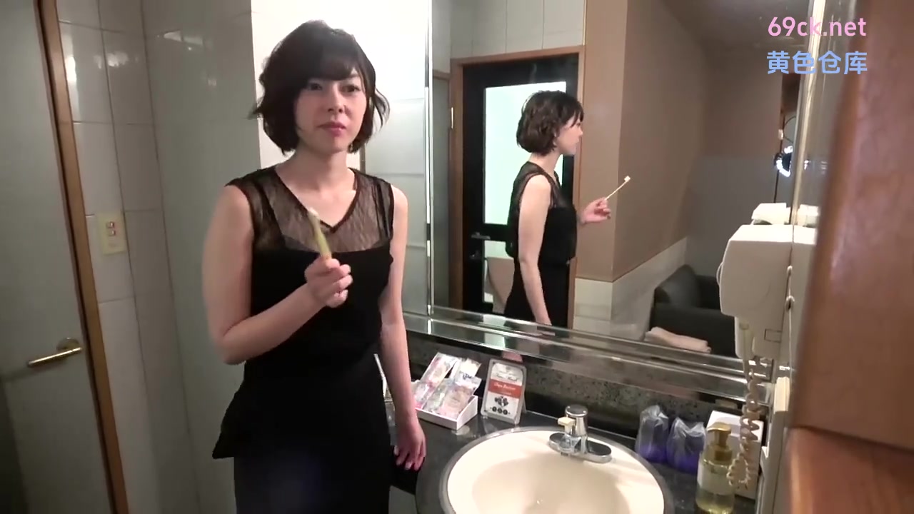 FC2PPV-4809873-私人拍摄身高170cm的苗条应召女樱子被折磨最终忍不住内射