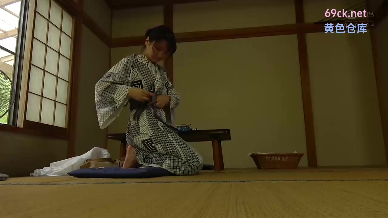 骑兵破解BMNP-082 どスケベ奥様多数在籍！！ 会員No.082 桃井