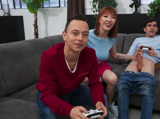 REALITYKINGS2024-05-12阳具在公共休息室