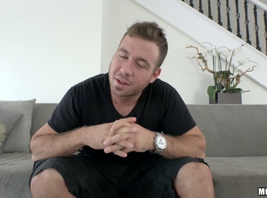 MOFOS2016-10-15运动的金发女郎玩弄性玩具