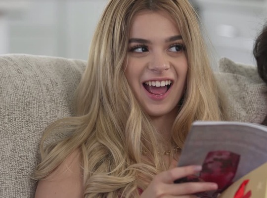 NUBILEFILMS2022-12-19调皮但可爱第43季第21集