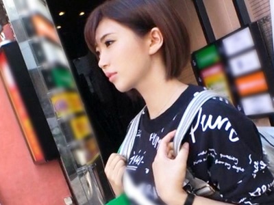 骑兵破解GANA-2193 マジ軟派、初撮。 1415 箱の中身当てゲームでいつの間にかち○ぽを握らされていたけど満更でもなさそうな反応…！？そのまま優しくキスを