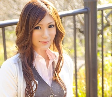 SRTD-0333 制服OLにいきなり3P仕挂けたら想像以上の强者でしたw