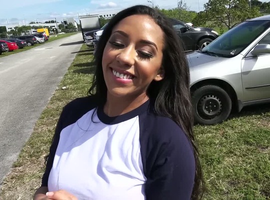 MOFOS2016-02-29混血美女的公开搭讪