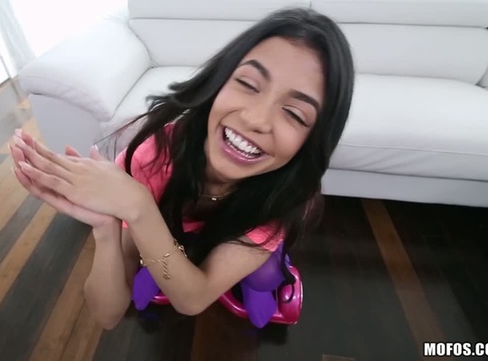 MOFOS2016-03-11玩闹的旋转者吸巨大阳具