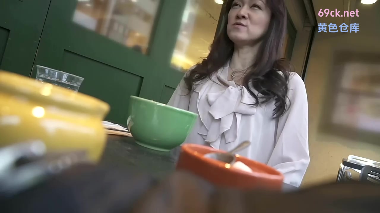 骑兵破解OSBR-080 五十路越え熟女に初アナル ゆみえさん 55歳