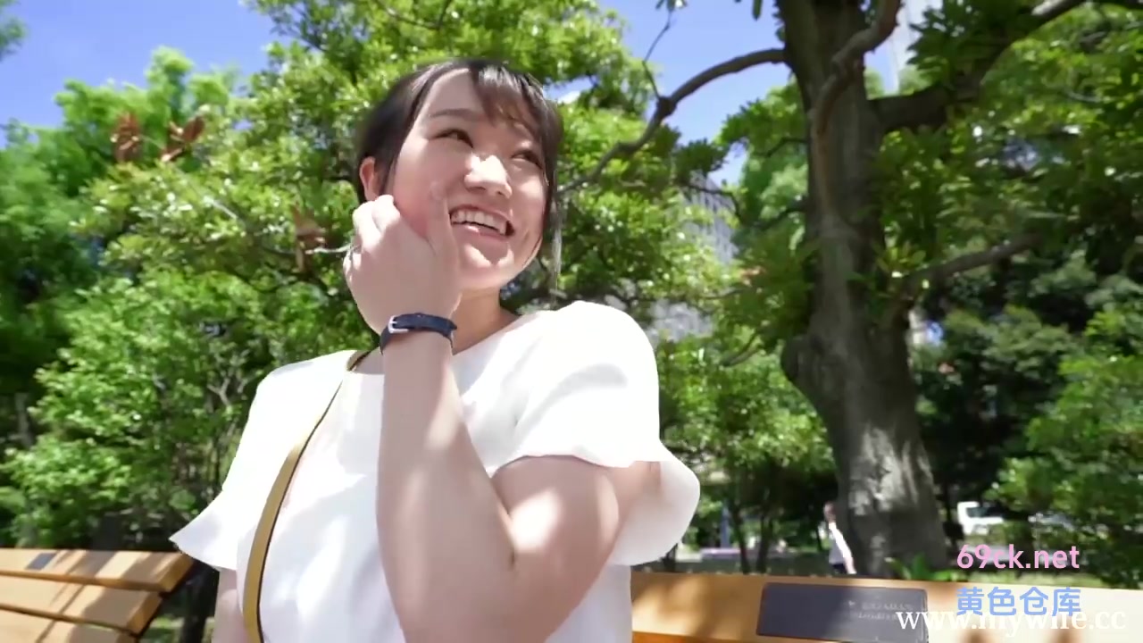 骑兵破解MYWIFE-1528 向井 夏海 セレブクラブ舞ワイフ