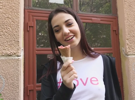 MOFOS2015-07-22欧元挑逗舔阳具