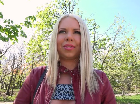 MOFOS2015-06-14热俄罗斯女人秀她的胸部