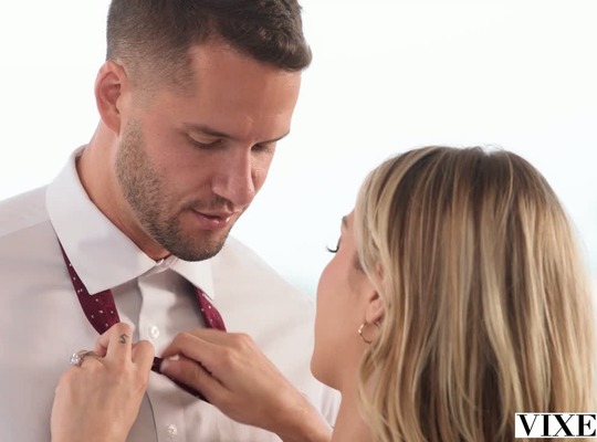 VIXEN2024-10-19完美妻子崇拜老公的阳具