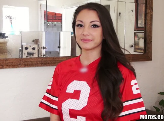 MOFOS2014-11-18猛烈干她的房东