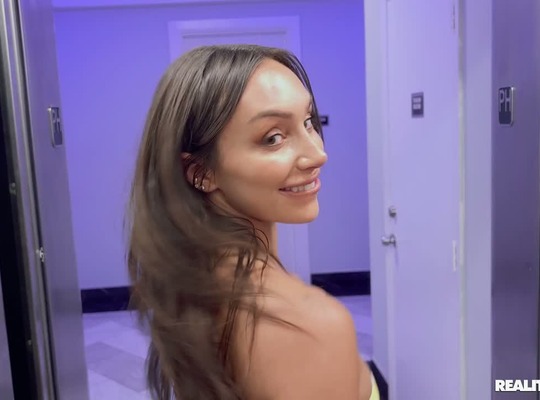 REALITYKINGS2023-08-05海滩美女骑喷气滑水艇和阳具