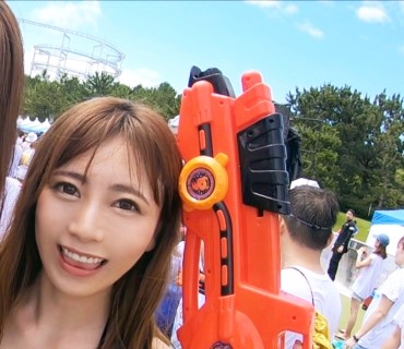 GANA-2142 ファ●ファ●スプラッシュナンパ！ 某テーマパークで行われたフェスで見つけた水着美女二人組！会場の熱気でテンションMAXだったからすん