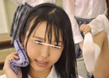 骑兵破解HUNTA-652 教室内のブラ透け度200％で目のやり场に困る！登校中のゲリラ豪雨でズブ濡れになった女子たちはみんなブラ透け透け状态！その中に男はボ