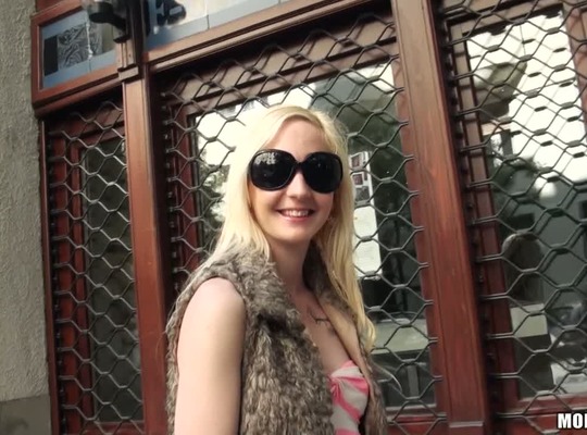 MOFOS2014-07-20欧元被陌生人诱惑了