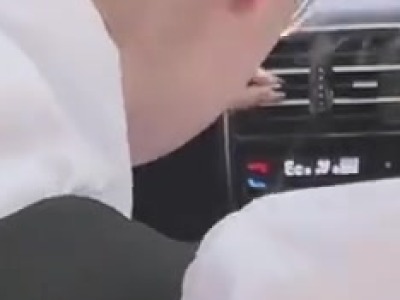 户外野战妹妹被路人给看光了