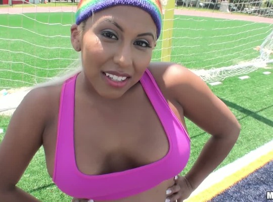 MOFOS2014-07-08拉蒂娜输掉了她的赌注