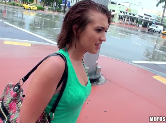 MOFOS2013-11-24反弹上篮