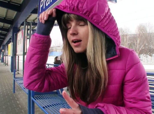 MOFOS2013-09-09火车上的闪现陌生人