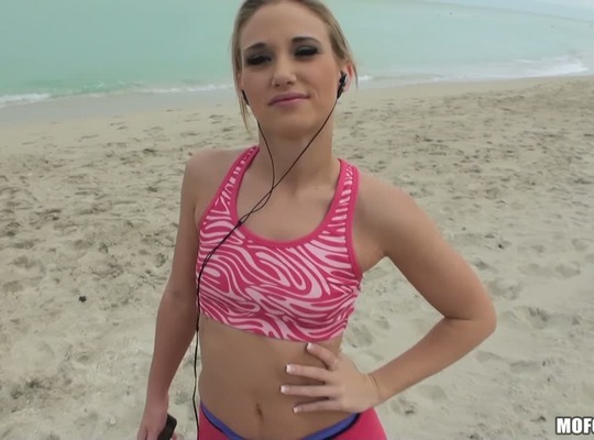 MOFOS2013-09-26工作那个美穴出来