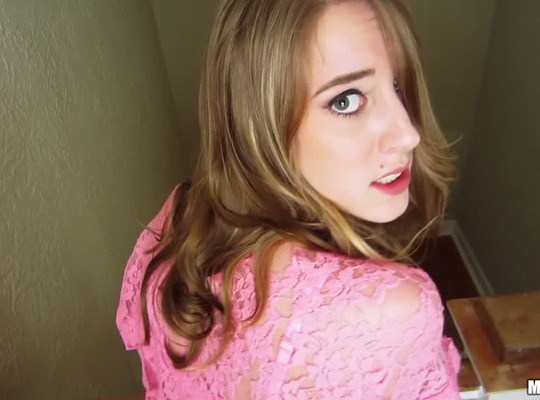 MOFOS2013-05-29色情小猫想把它拍下来