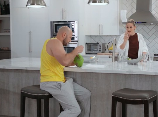 REALITYKINGS2023-04-01我姐姐的丈夫能打敗我