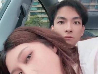 淫荡学生妹在移动的车上被干到高潮好几次・斑斑