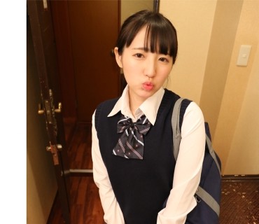 SRCN-043 パパ活ロリJ●は密着风吕でキモ～イおじさんに顔中べろべろ舐められ超絶イヤそうな顔をしていたのにおじさんの凄テクにマン汁溢れまくり