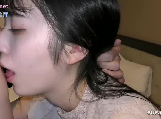 FC2PPV-3229544未来与女友浓情约会后中外激战