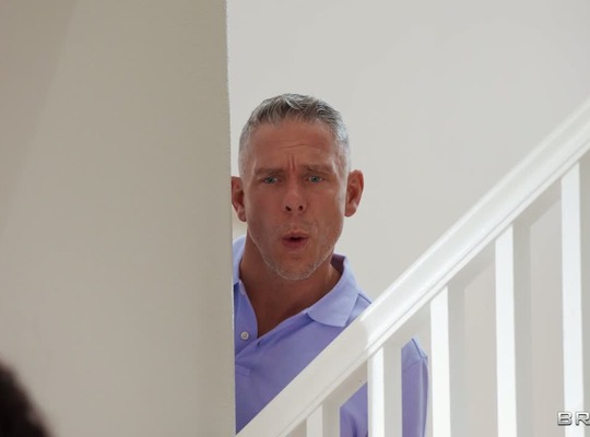 BRAZZERS2025-07-13猛烈干浴室窥探者