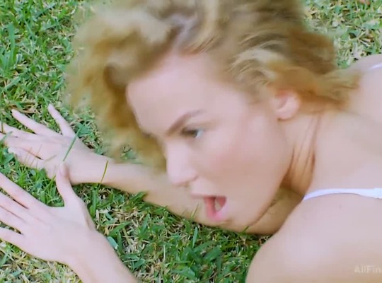 WOWGIRLS2011-06-15成人游乐场