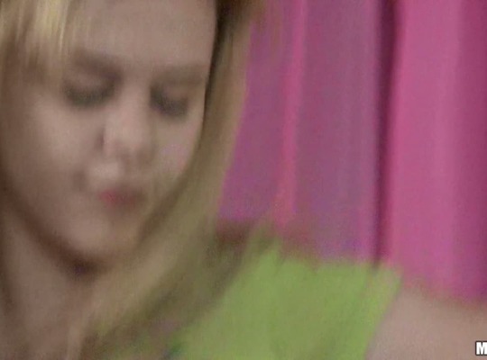 MOFOS2012-03-02它在我的翘臀上感觉这么好