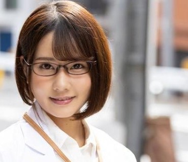 ORE-715 りの研究員