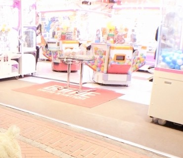 GANA-2070 マジ軟派、初撮。 1359 ゲーセンで一人で遊んでたところをナンパ成功！男優の強引な攻めにたじろぎながらも流されてセックスしてしまう現