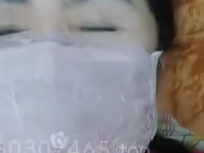 妈妈的逼让我的鸡巴感受到格外温热和湿润