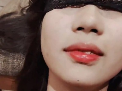 暴操紫色性感内衣皮肤白皙小美女