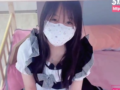 帮忙给妹妹送东西意外撞见合租室友自慰・把她按在床上猛插