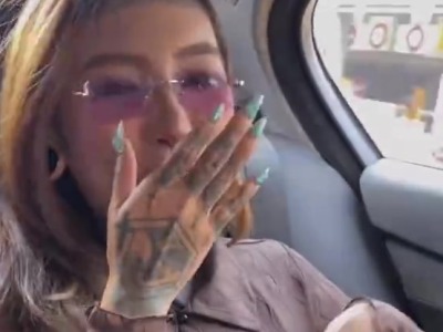 去直播露逼玩玩・魷魚