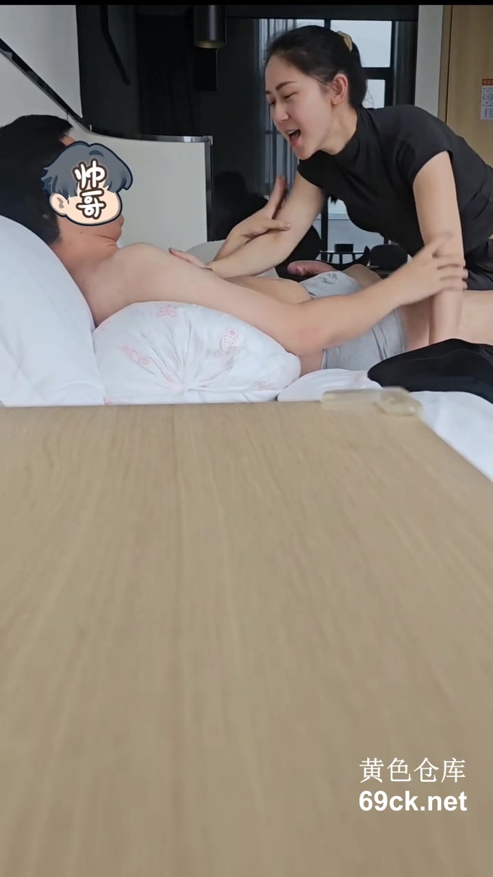 法院人妻开通菊花戴着肛塞操-虎大帅