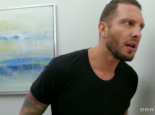 BRAZZERS2021-04-02被陌生人发现裸体